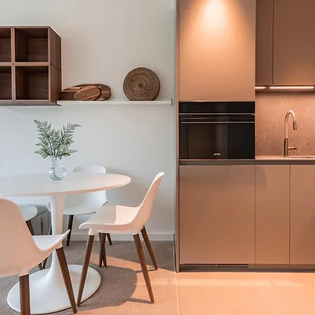 Upscale Riverside By Lovelystay Apartment