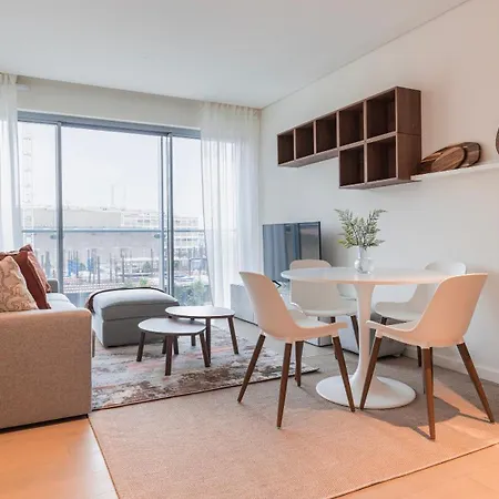 Upscale Riverside By Lovelystay Apartament *