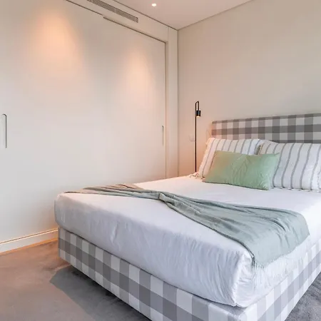 Apartman Upscale Riverside By Lovelystay *